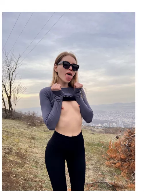 I have 2 rules: you can’t pull out and I get to watch your face as you cum in me