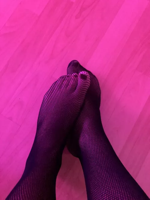 Do you like my painted nails in my favorite lingerie?🥰