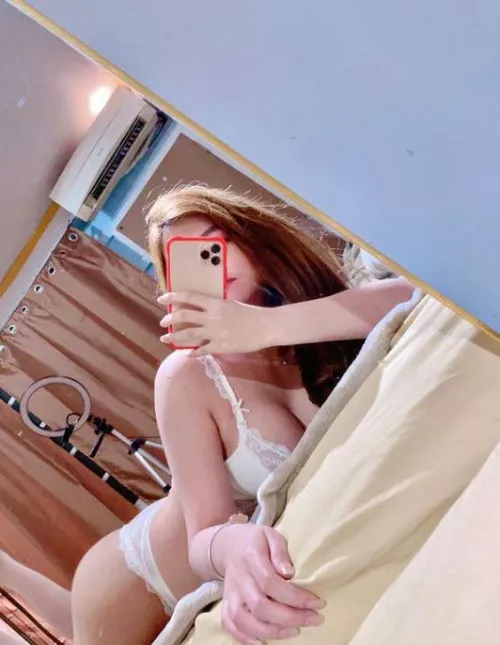 Can you give me some quickies before you leave?