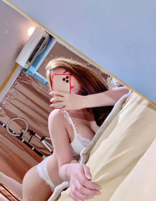 Can you give me some quickies before you leave?