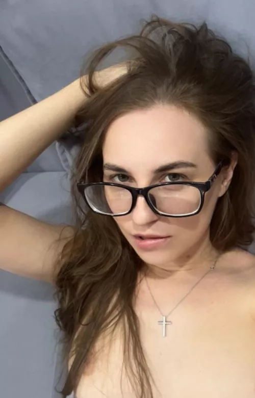 It’s time wear glasses when you are 33 yo.