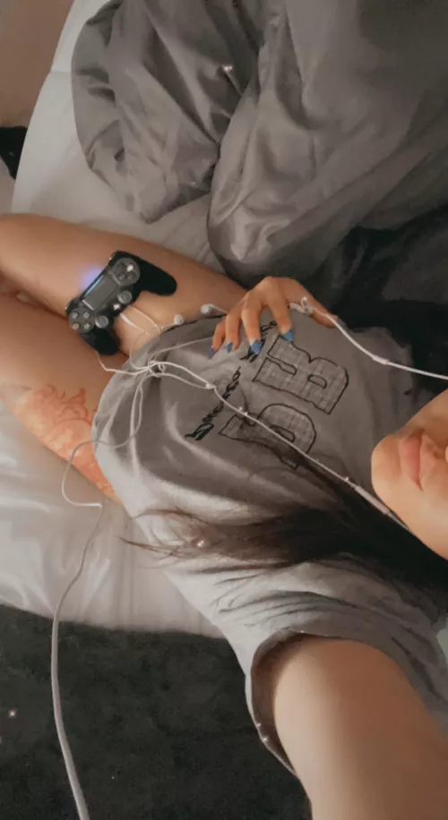 Any gamers buying content? come play with me 😈💋💕