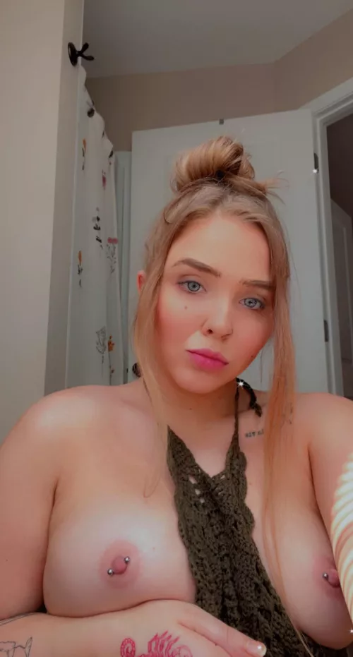 Can’t wear this shirt without popping a titty I swear.