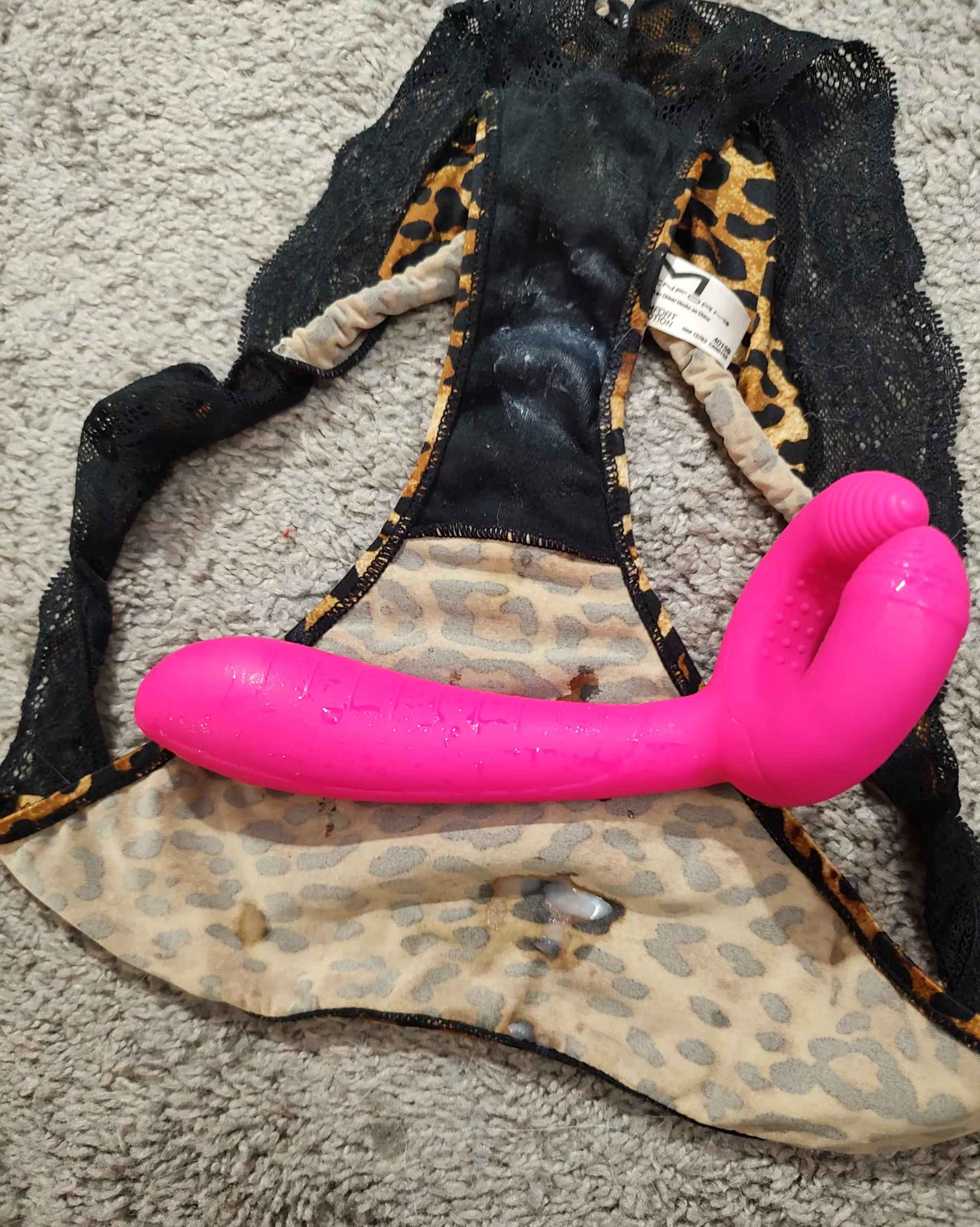 [Selling] Another wet and wild day! ❤️ Book your pair for August! DM or Kik Lili_Beth_Fox