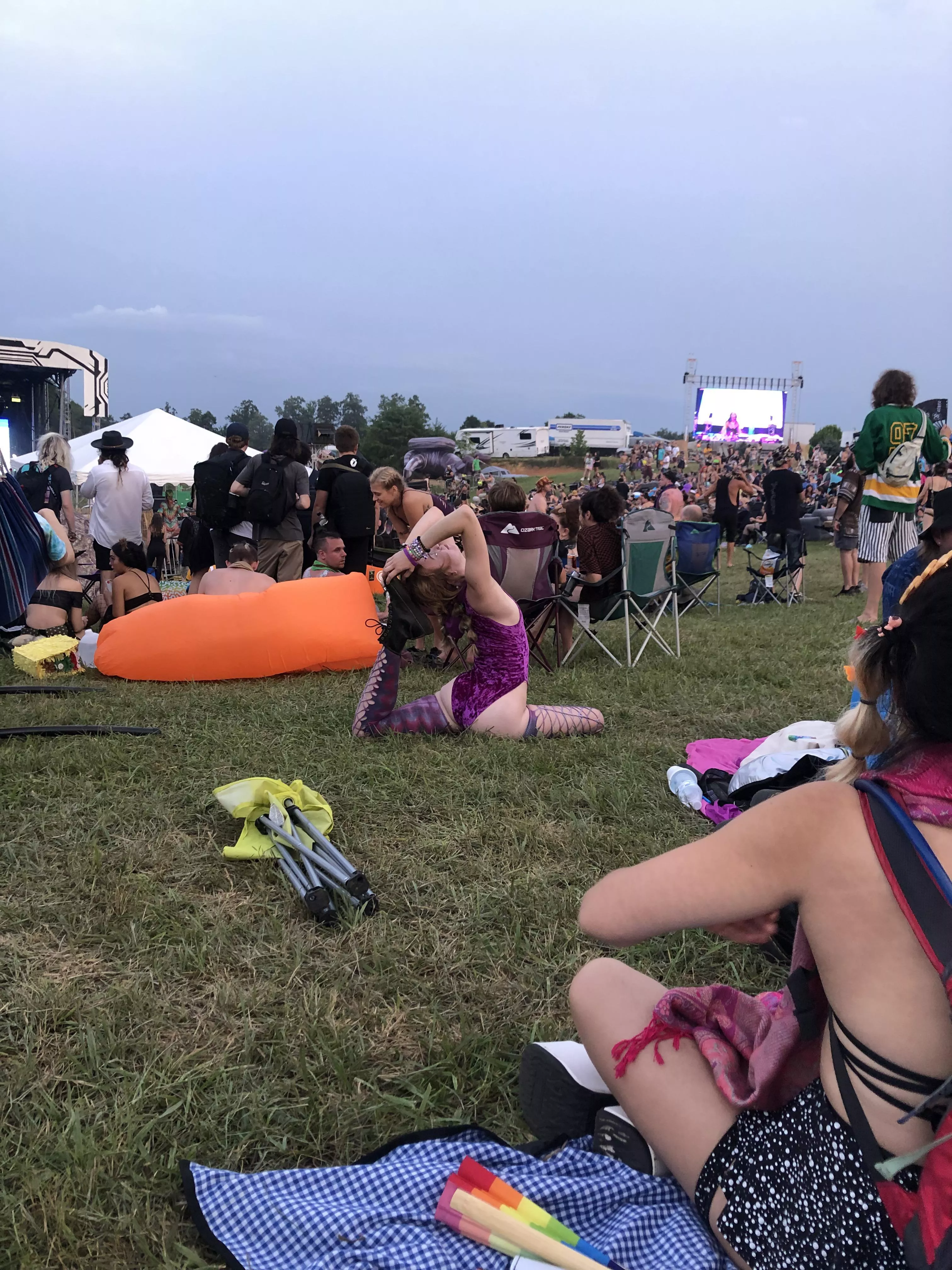 stretch me out?? 👀