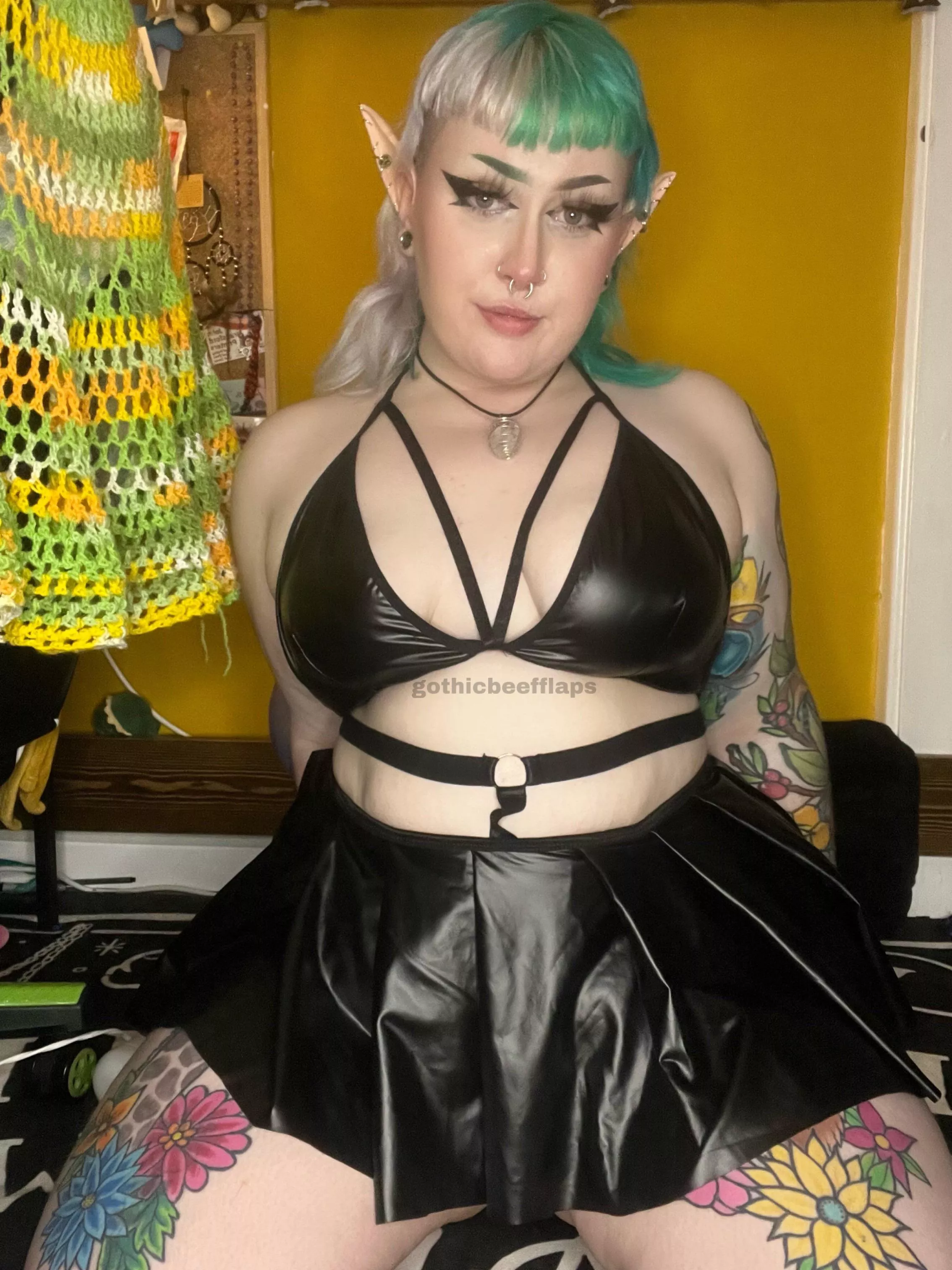 🔥your NEW cyber alt BBW gf 🔥 • UK babe with tattoos & braces🇬🇧 • hairy pussy, genital rates, sexting + more!💦 (ps. i’m k!nk friendly!!)