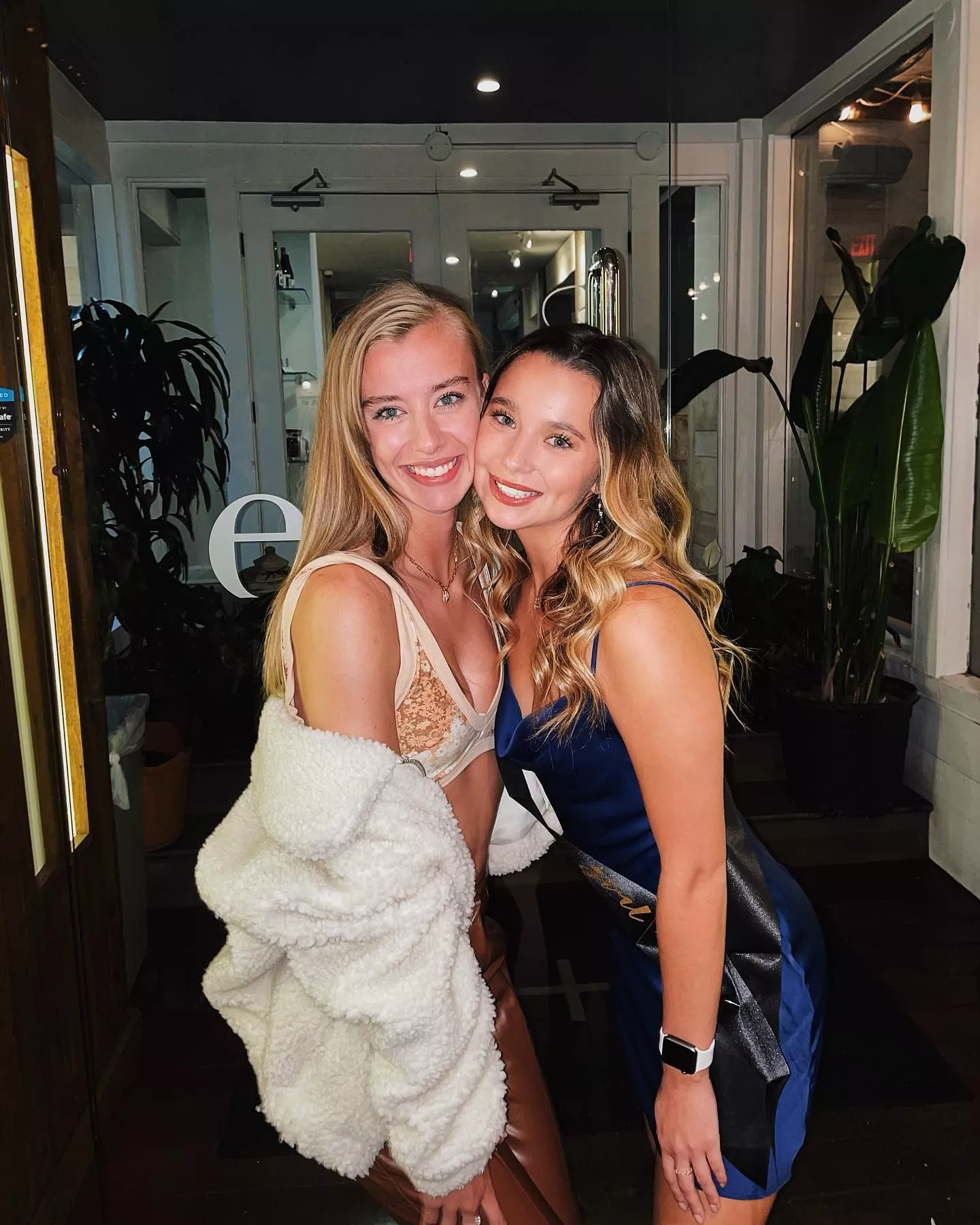 Left or Right? Left or Right?