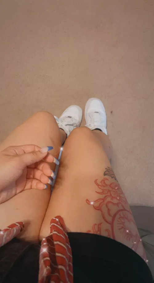 someone come spoil me 🥺💕 i’ll be the best gamer gfe for u