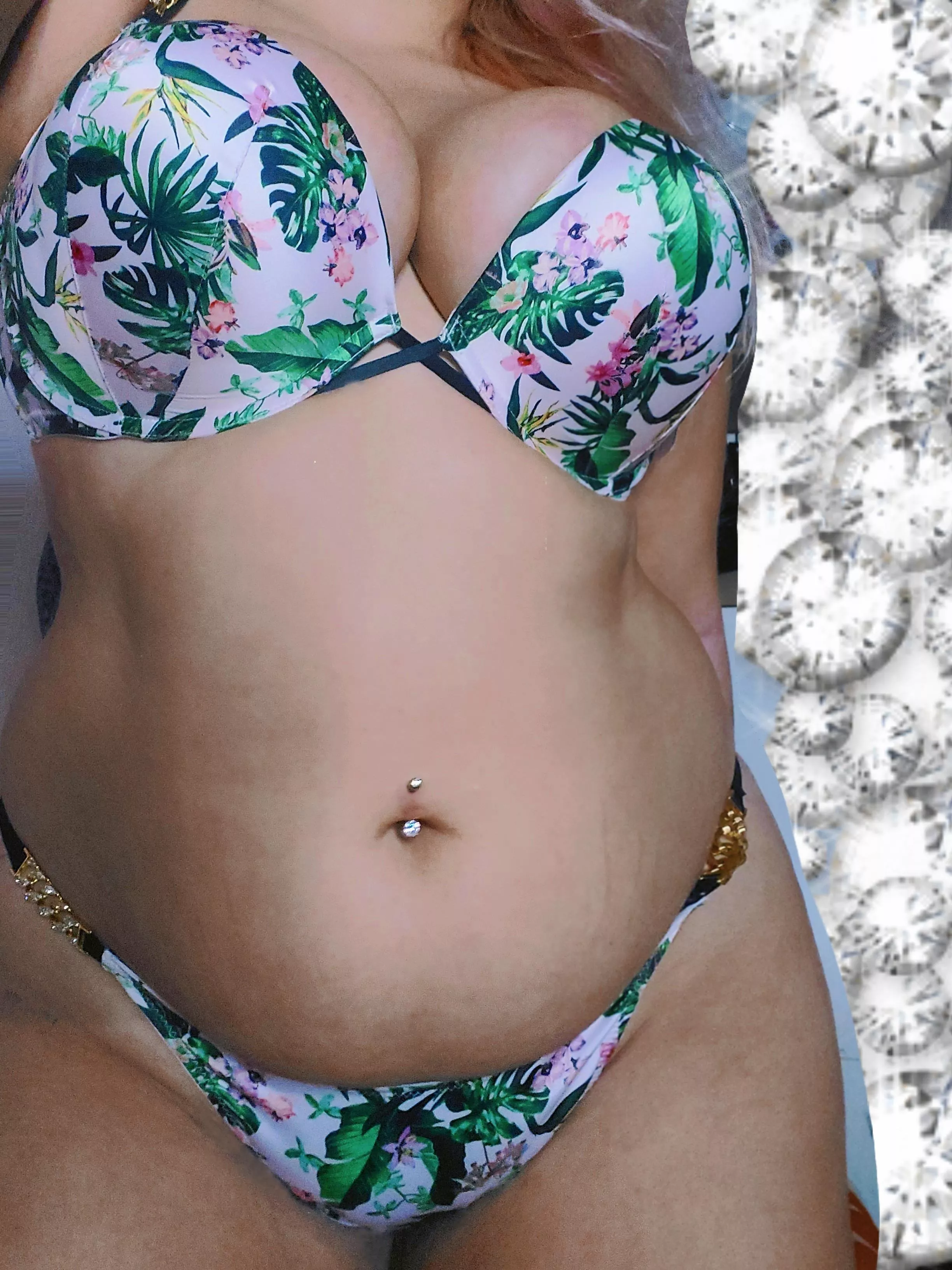 a kinda mild first post 😖💗