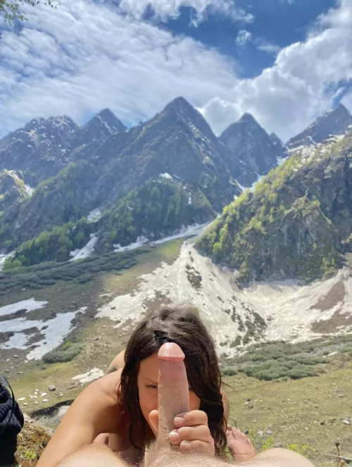 Can you spot me? (Iām hiding behind the tree)