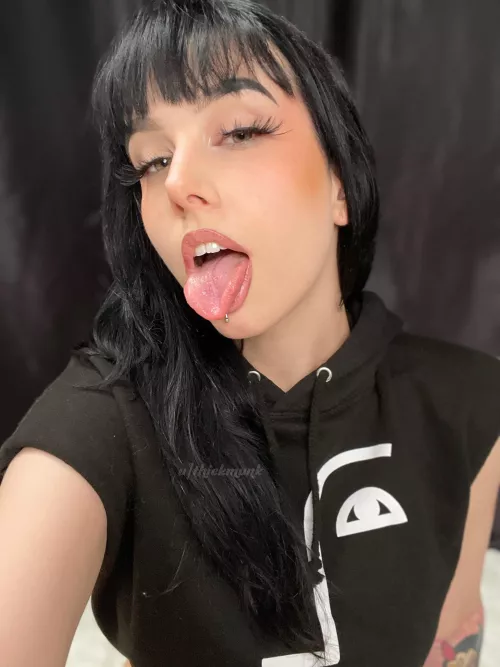 *licks ur face*