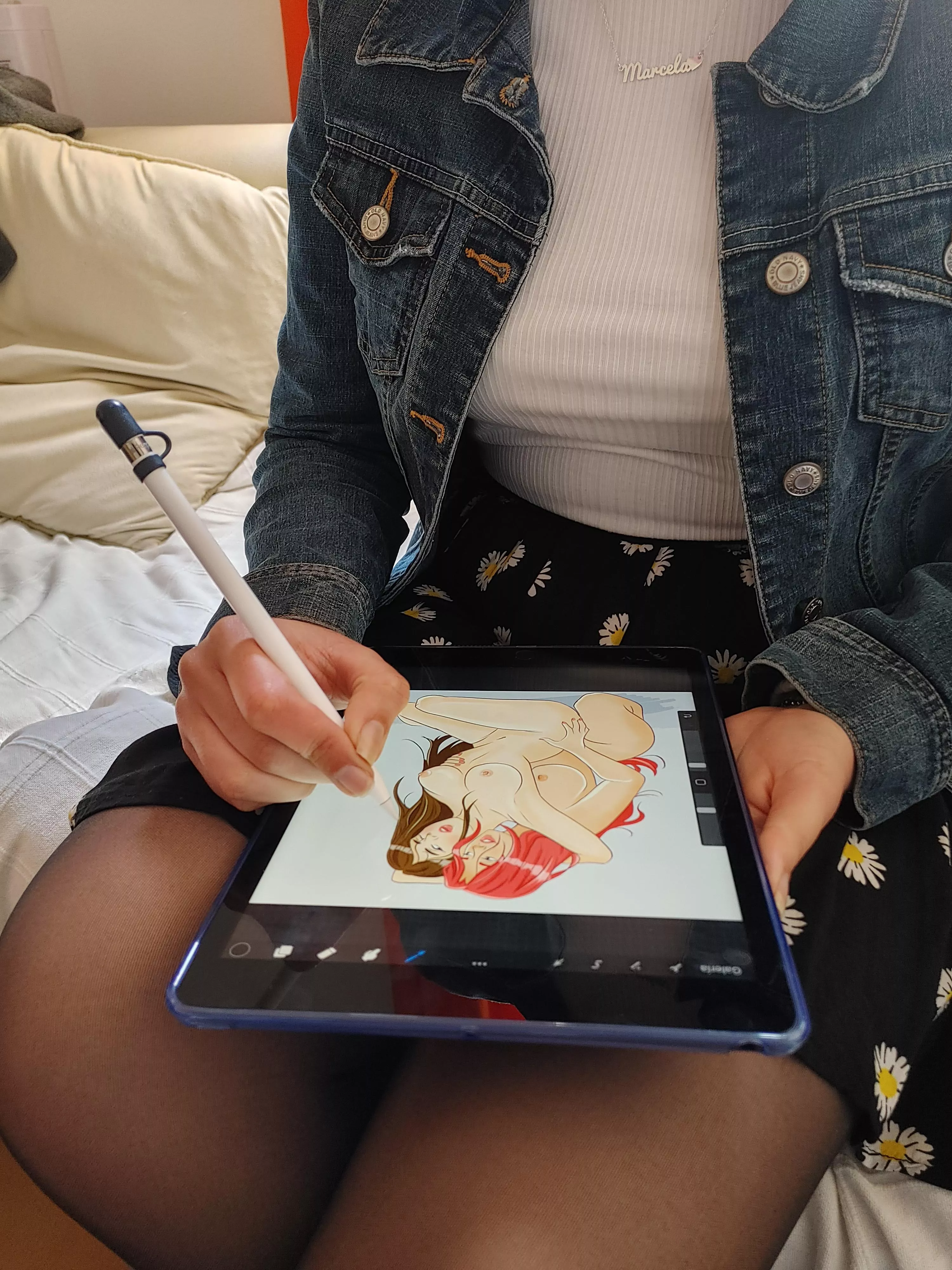 I like to draw nude girls