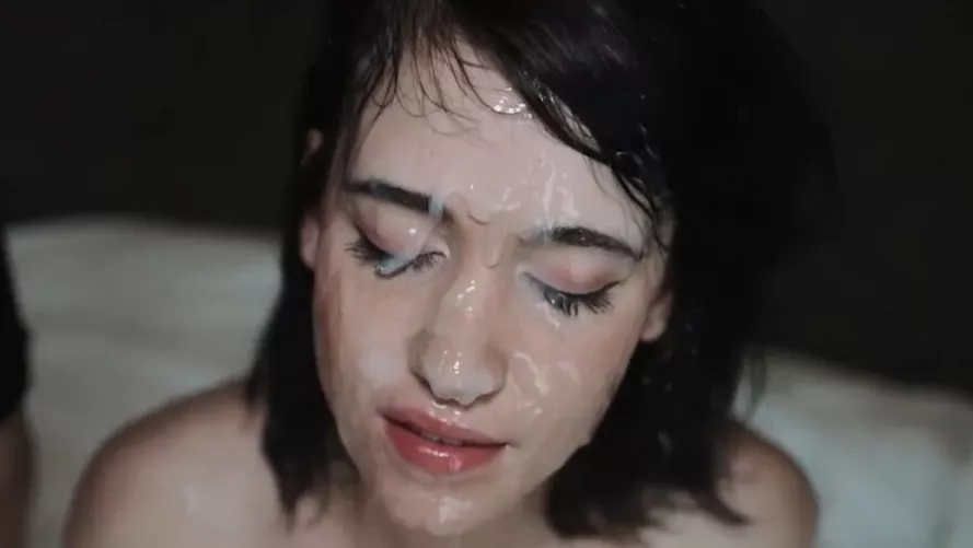 I'm prettiest when I'm being used as a bukkake gangbang cum dump ;)