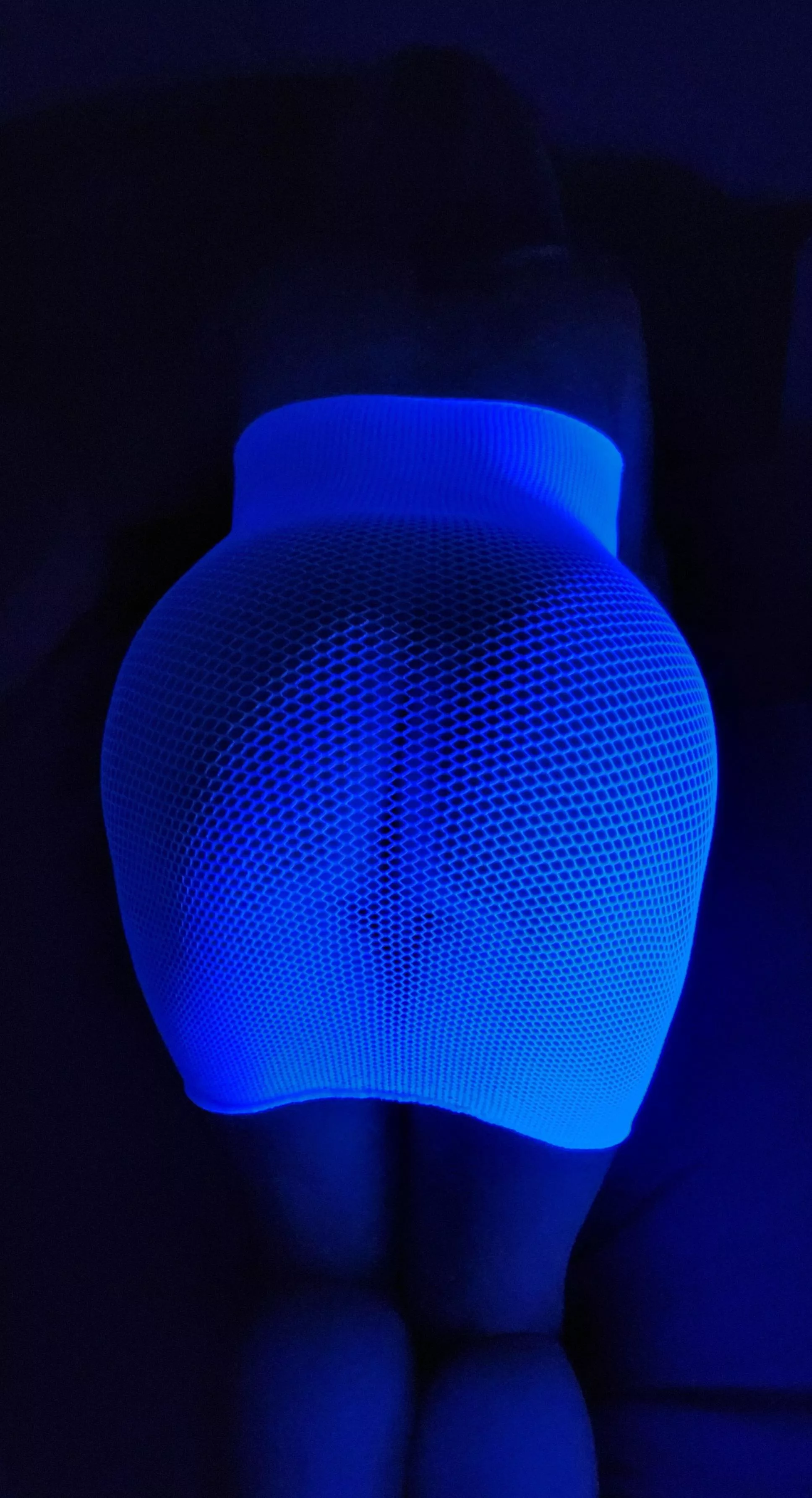 would you fuck me in the black light? would you fuck me in the black light?