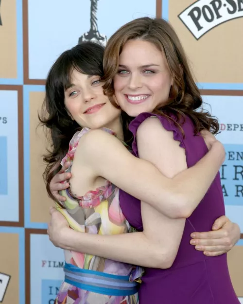 Zooey & Emily Deschanel