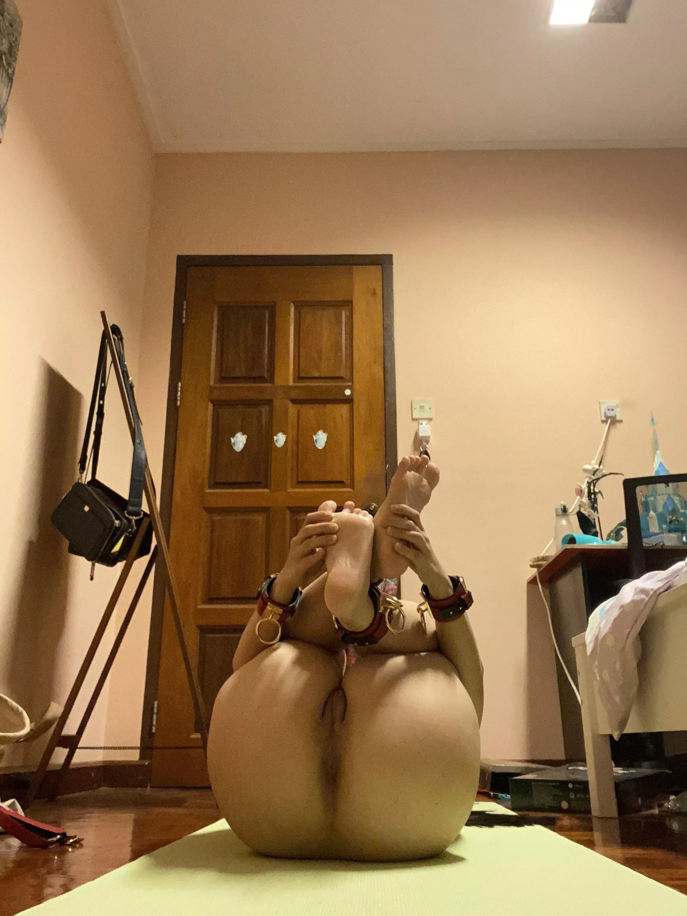 Presenting my holes [F]