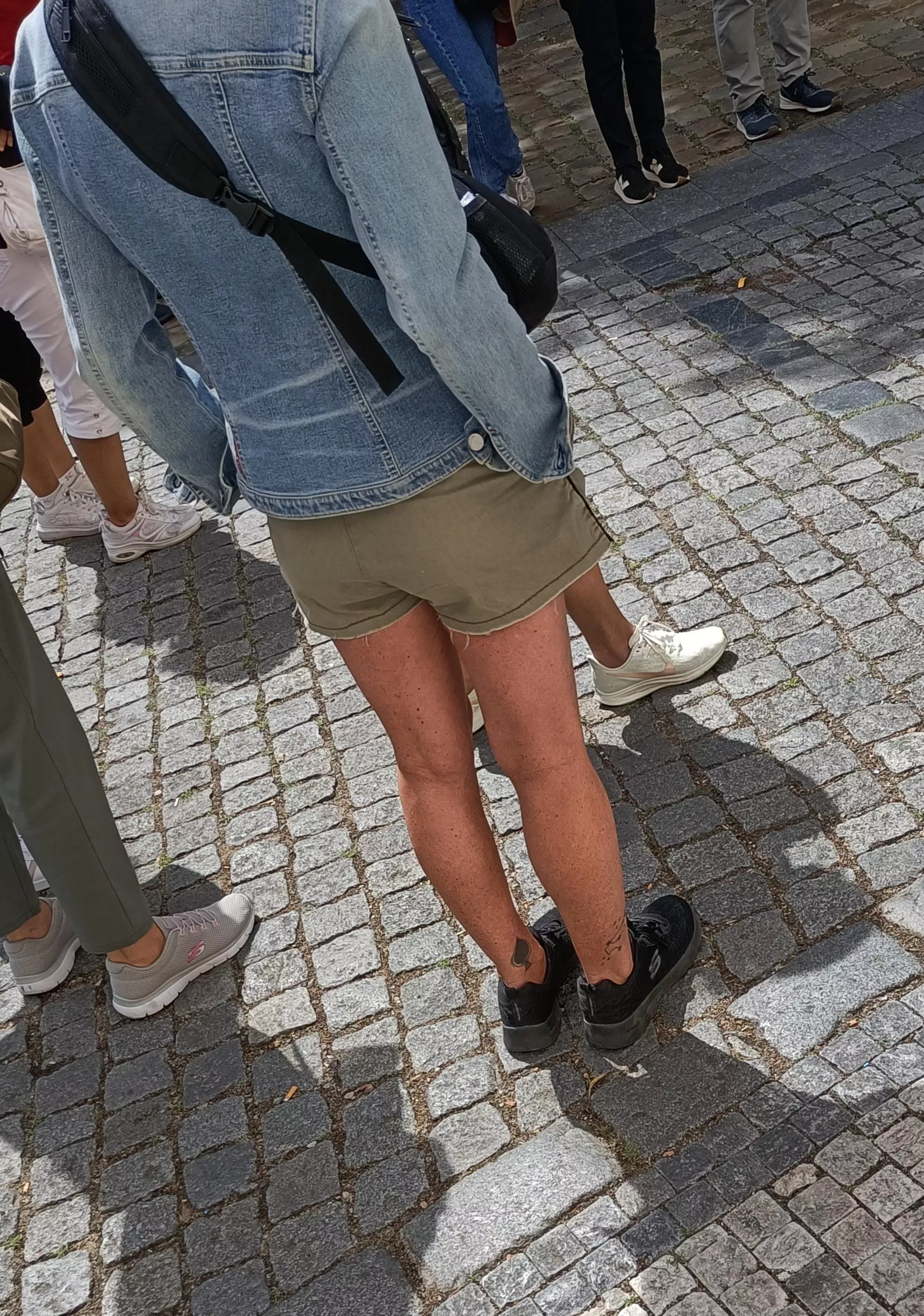 Today I spotted a queen of spades milf in public