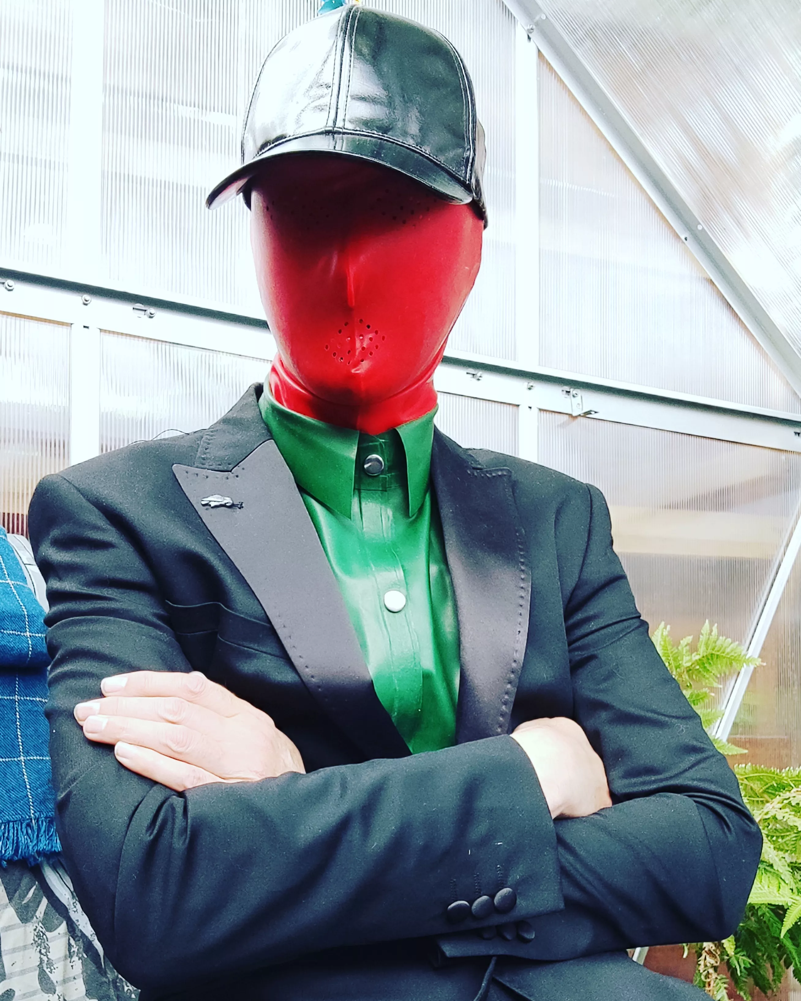 Men like to wear latex as well