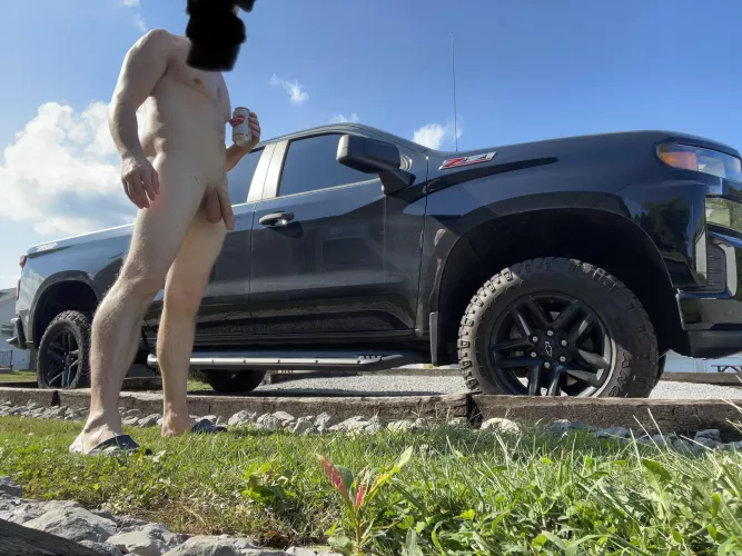 Walking around the backyard, and figured I’d get a pic with my truck.