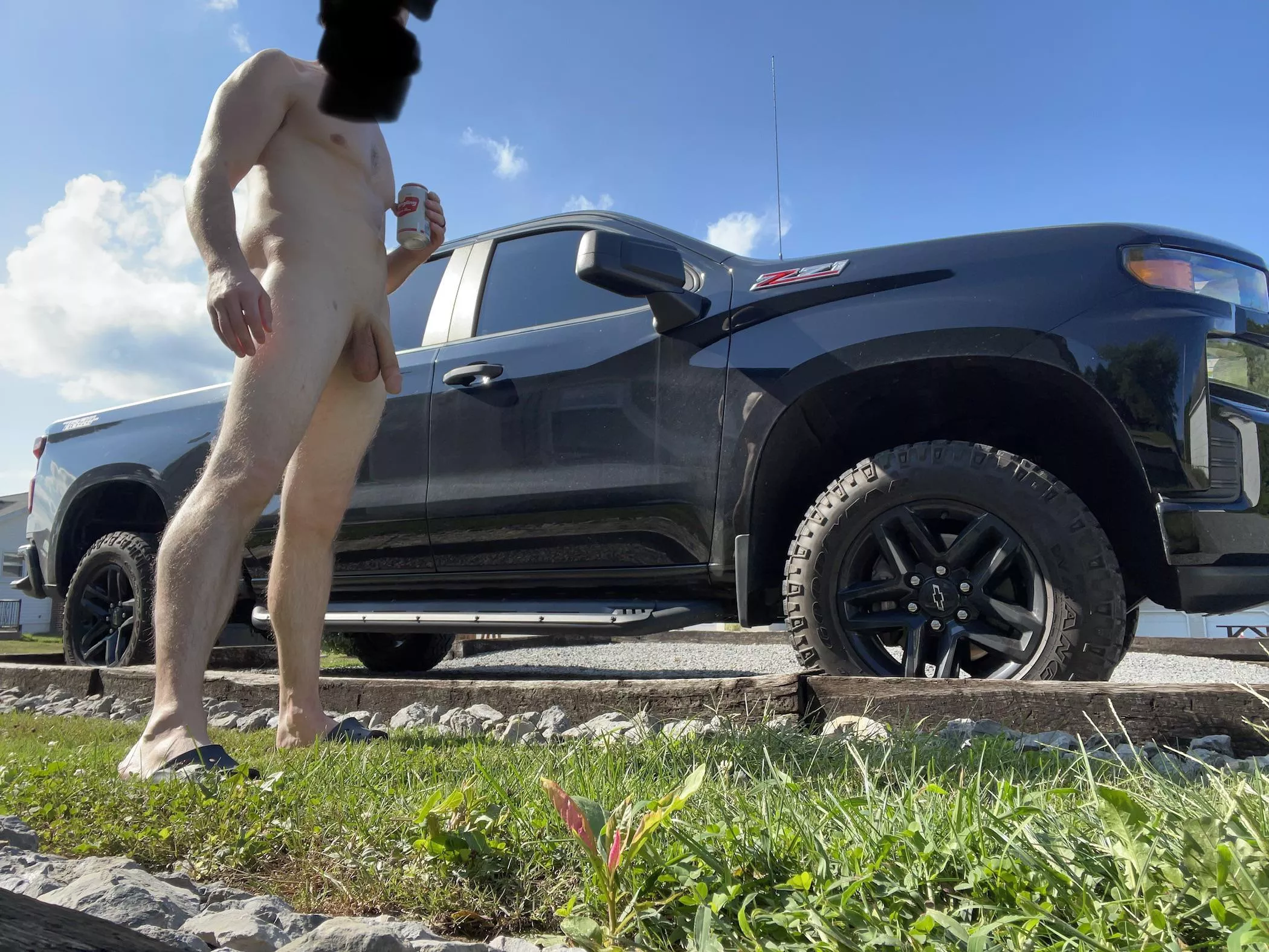 Walking around the backyard, and figured I’d get a pic with my truck.