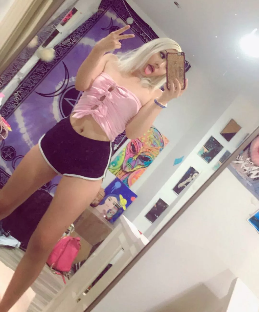 Hot blonde Hot blonde