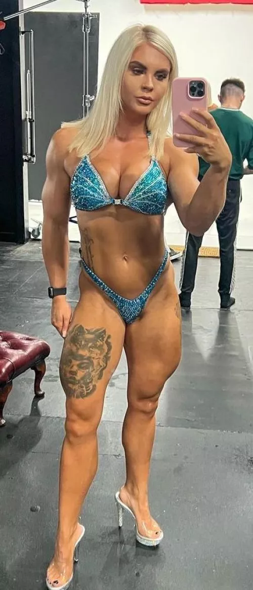 erin t - the things I would do to her....