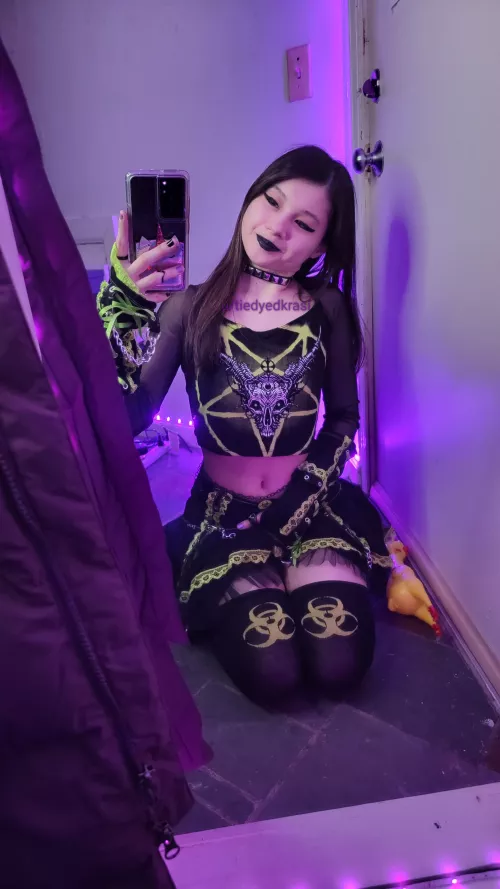 would you let me sit on your face after our date if I told you I'm not wearing panties underneath