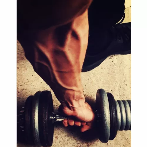 weightlifting make the veins pop 💪🏼😉