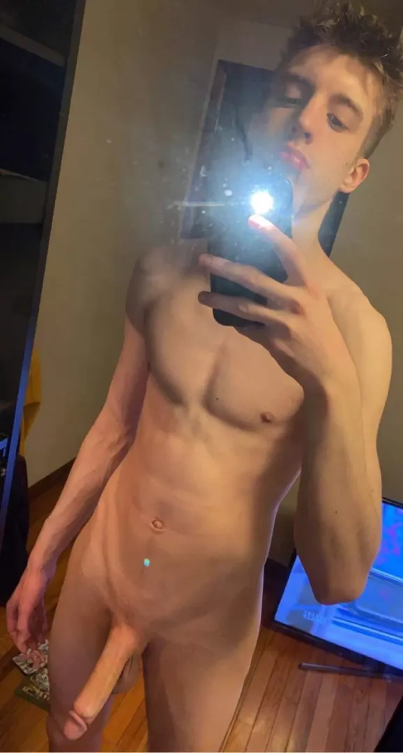 Super hot sexy stud old red got deleted ;( dm me for my membership