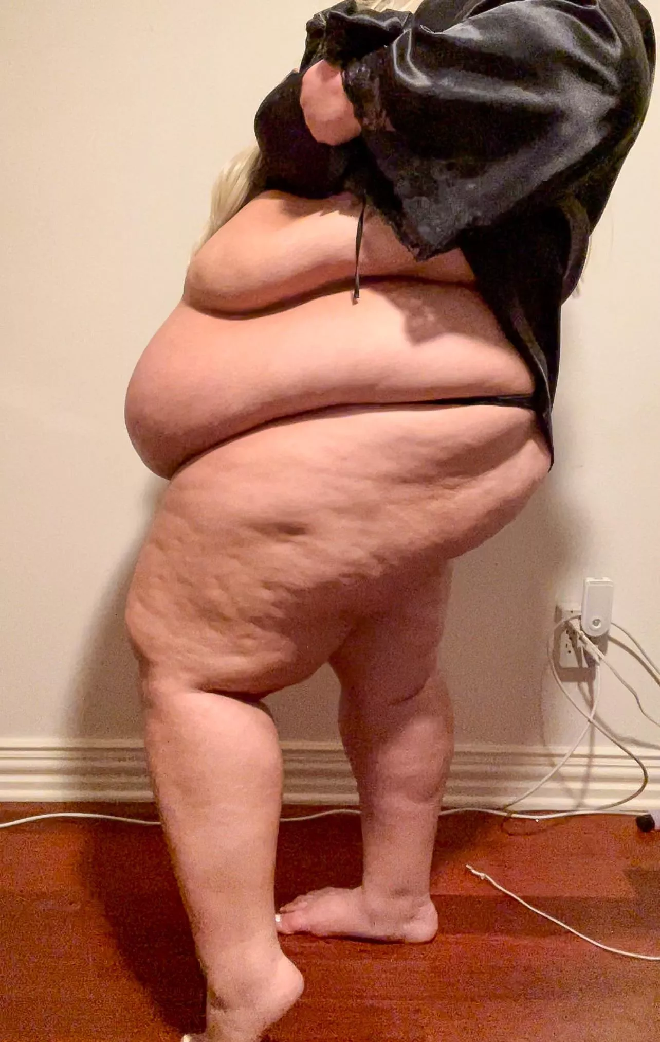 Big girl in a little robe Big girl in a little robe