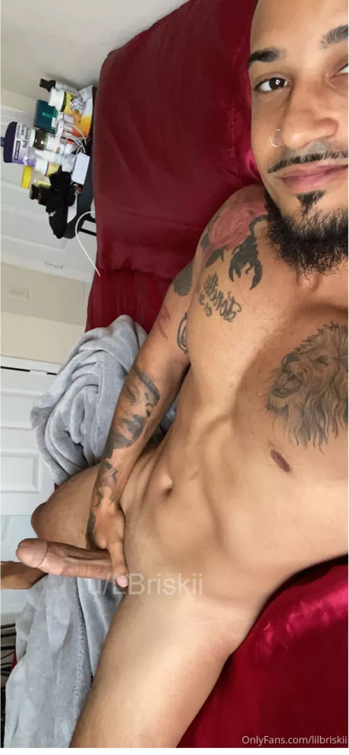 Anyone like hung muscle-daddy’s?