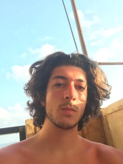 [SC] 20, I’m tall, muscular, huge dick, and I’m looking for someone (girl) to make horney af ;) text me for my snaphat