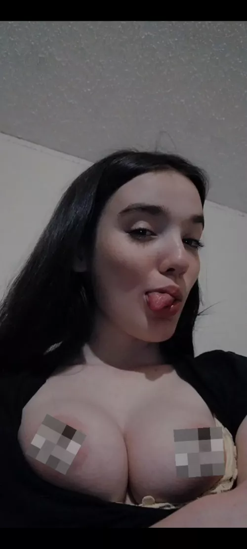 would you come smoke with me on my work break?😌😘