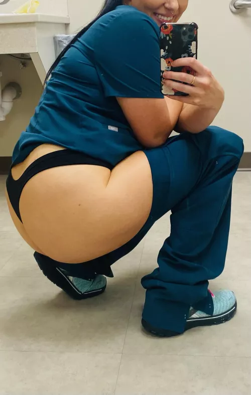 Lunch break selfie 💋