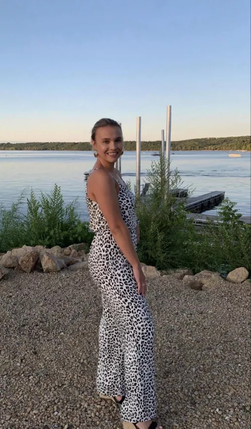 Sending her pink pussy to anyone who cocktributes her