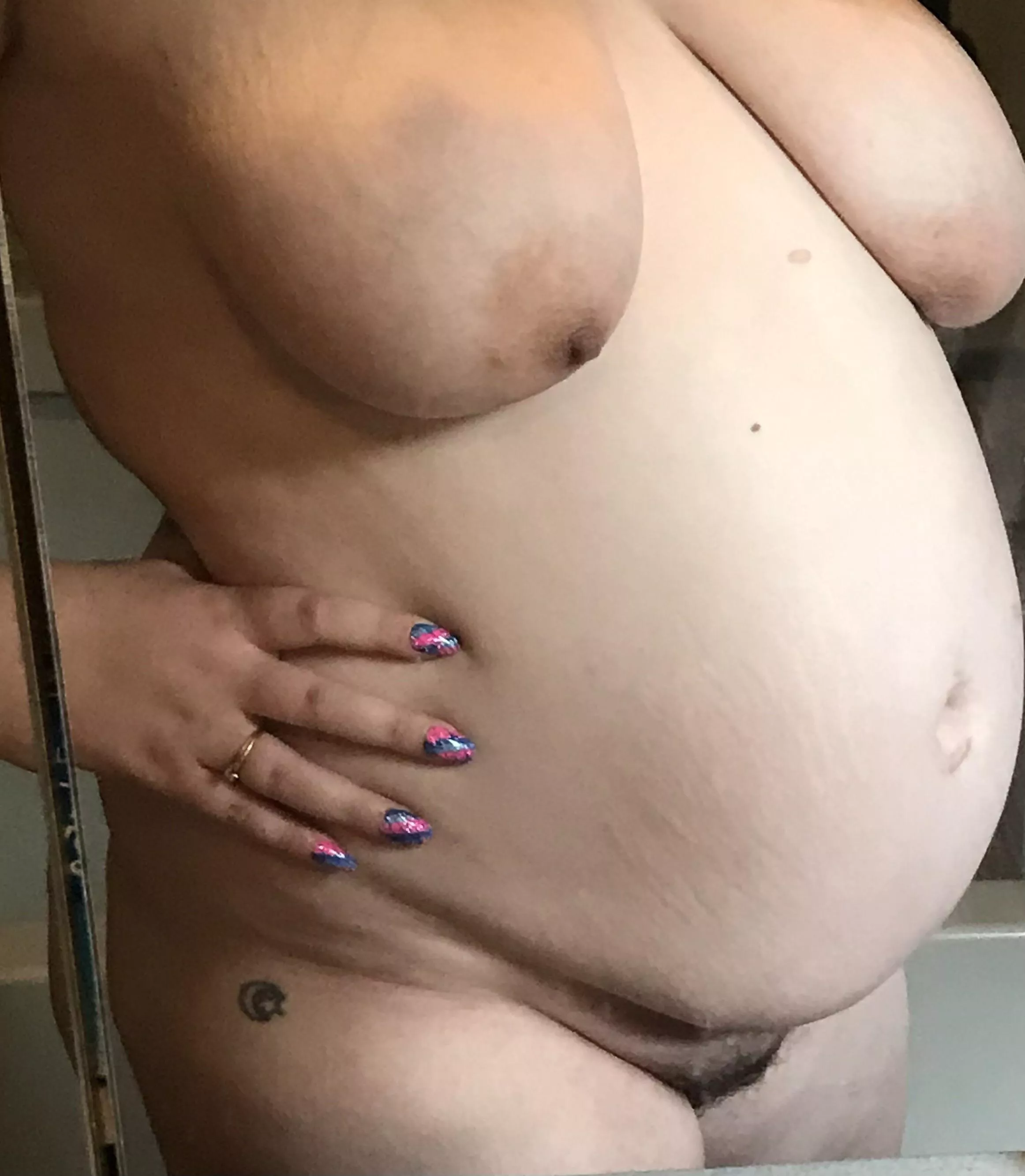 20 weeks tomorrow and feeling so sexy 😈 do you think it's hot?