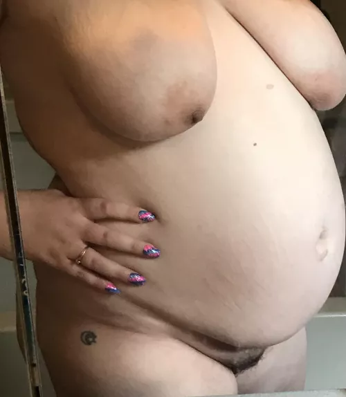 20 weeks tomorrow and feeling so sexy 😈 do you think it's hot?