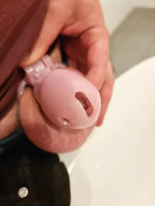 Am I the only one who fantasizes about being caught locked by close friends and invite them to our chastity play?