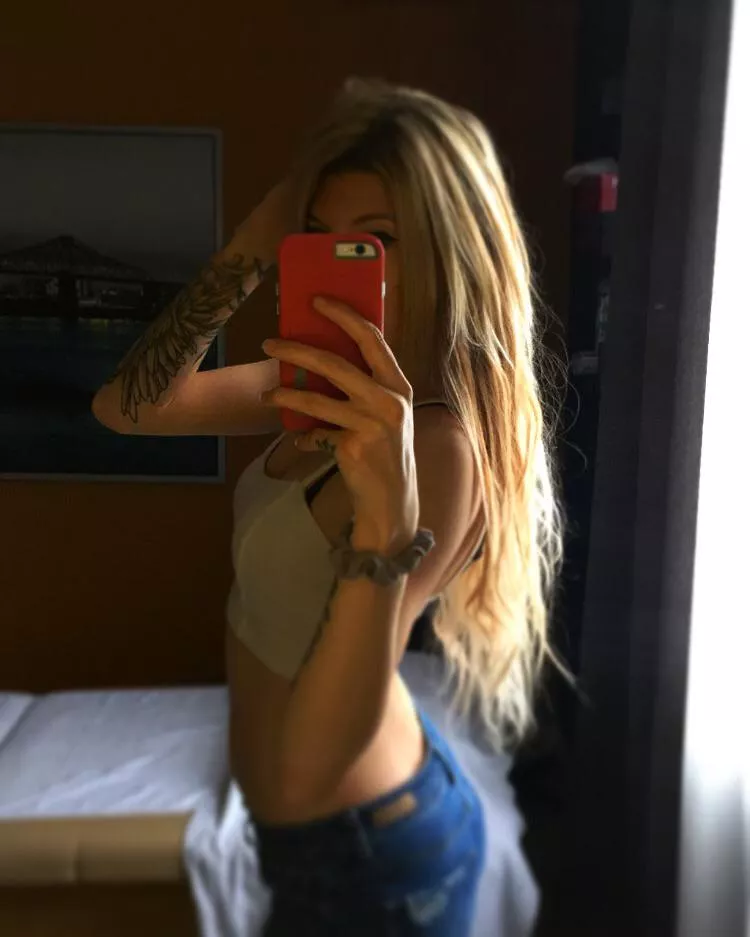 @blondieloveee my instagram & onlyfans ;) come see me today
