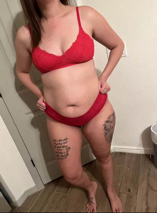 Come take a seat and watch how easy I can drain your husband ❤️