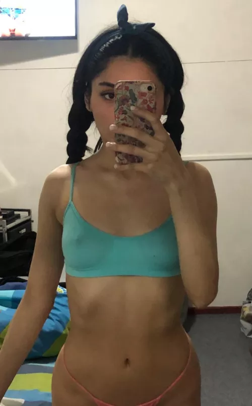 Daddy pull my hair and pound me from behind 😇🤤