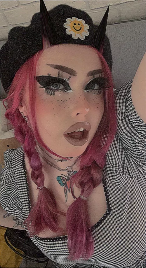 got the signature look out today 🥰🥰