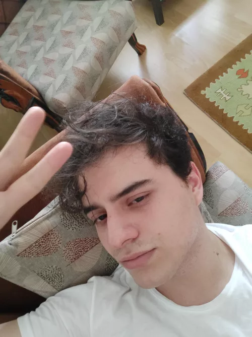 I can't do anything in this heat so I came here to say hi everyone!