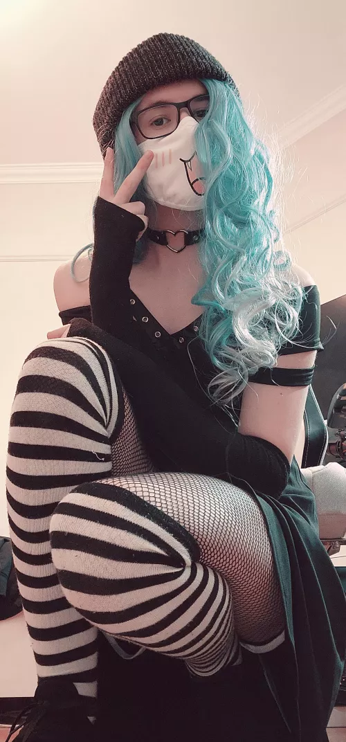 I'm back again aha~ 😖💙