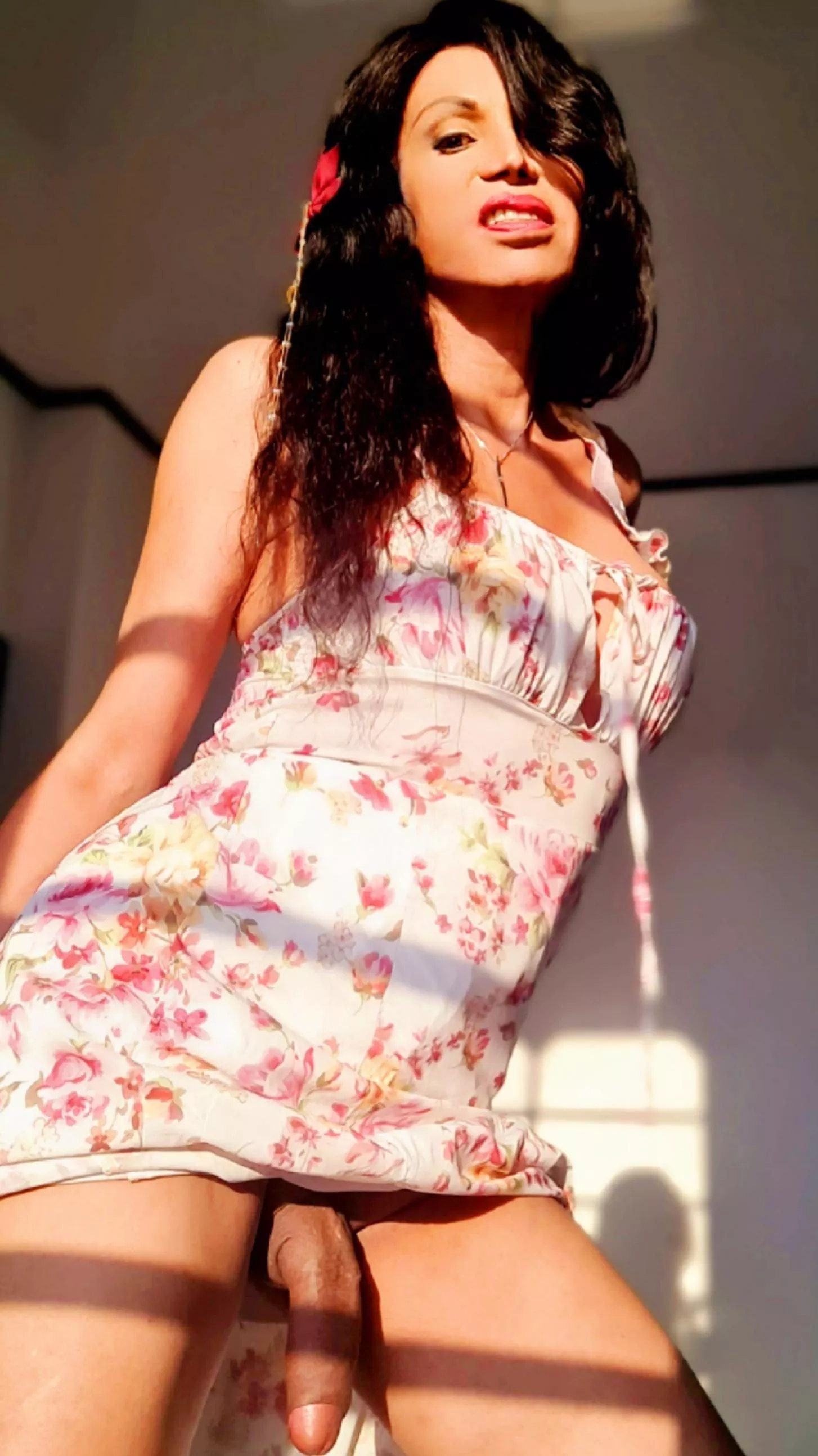 I'm home alone and without panties... you want to come for milk...