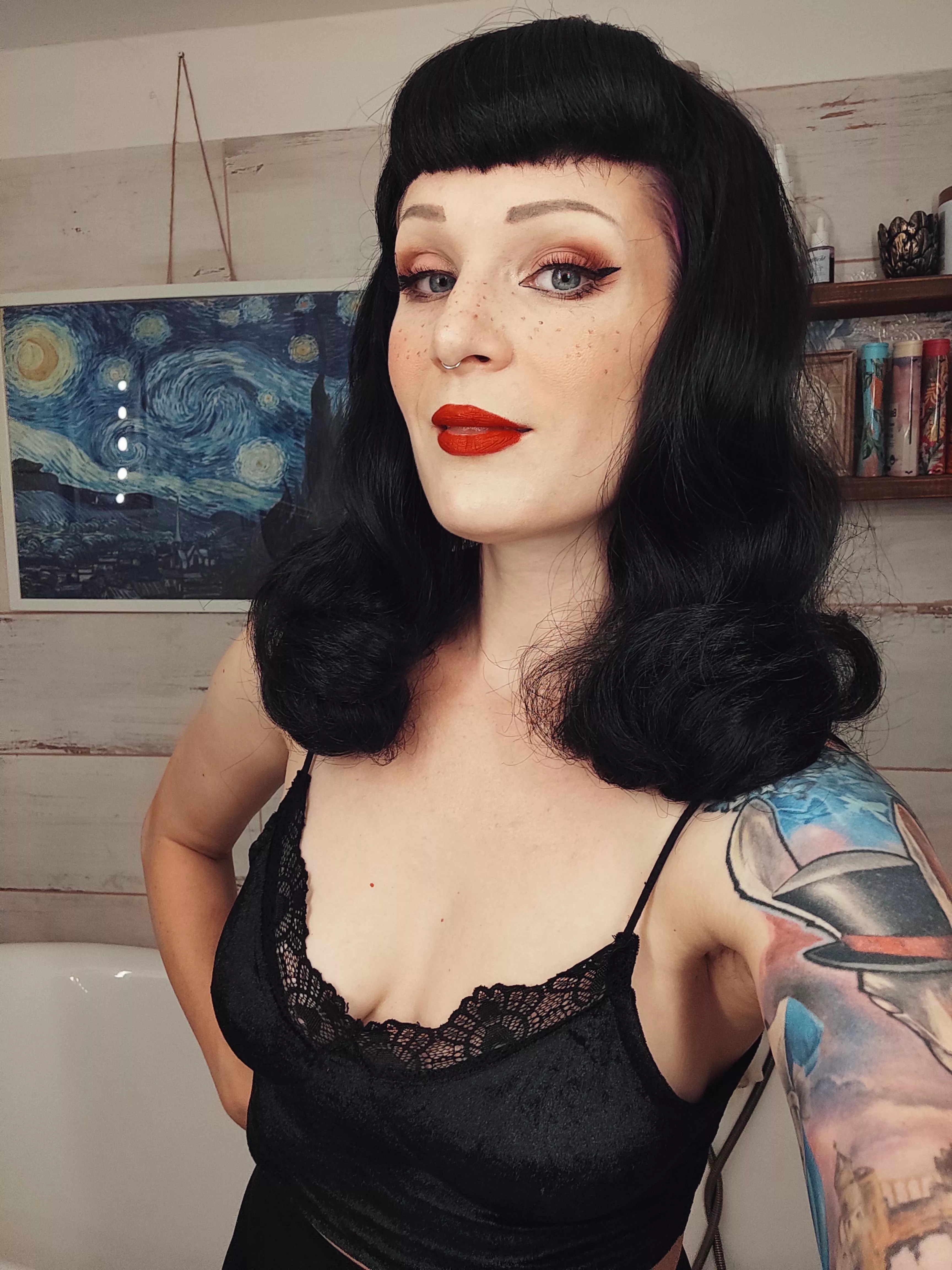 I'm pinupgirl and I like when modern tattooed girls dress up retro. 🥰 I'm pinupgirl and I like when modern tattooed girls dress up retro. 🥰