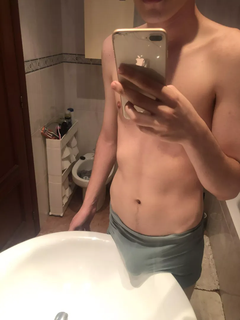 Is this a good nude for Grindr? I am trying to start using it again and want some inside