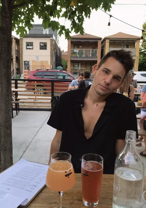 It’s so nice outside☀️ Wanna grab a drink with me? 😁