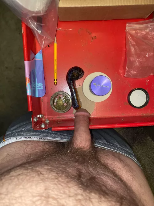 [M] akes him sad when the buds almost gone. Anyone wanna cheer him up?