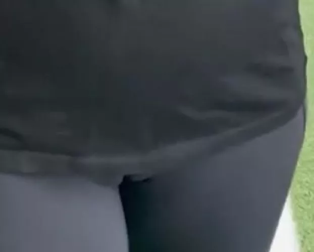 Nice cameltoe in my leggins today at my work